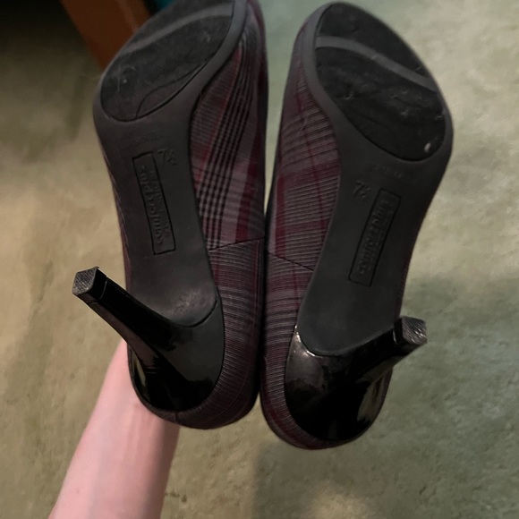 Heels - Picture 2 of 2